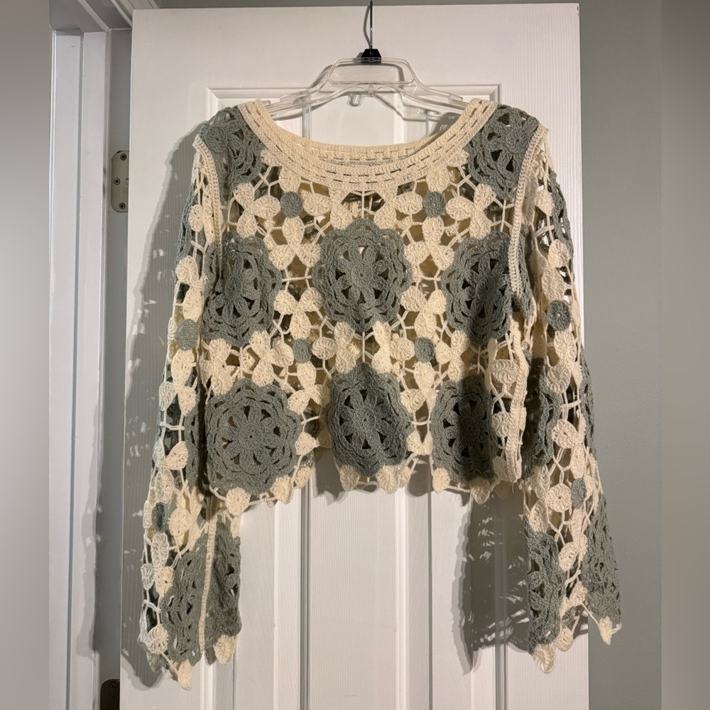 Hem & Thread Crochet Lace Crop Top - Cream and Gray